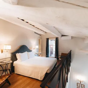 https://la-croce-doro-santa-croce-suite-apartments-florence.it-tuscanyhotel.com