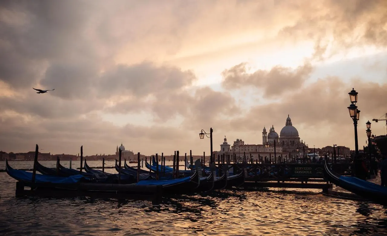 Riva Del Vin Boutique Hotel Venedig Italien
